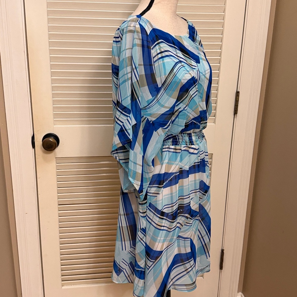 Calvin Klein Chiffon Kimono Dress in a Plaid Pattern of Blue and Tan and Green - Picture 7 of 16